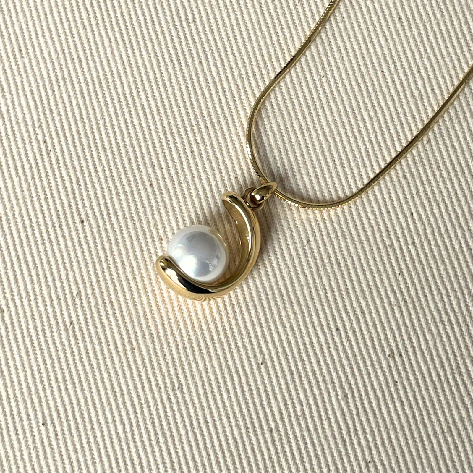 Collier Abby