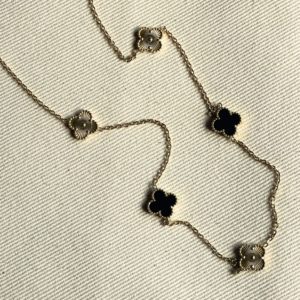 Collier ismeri noire