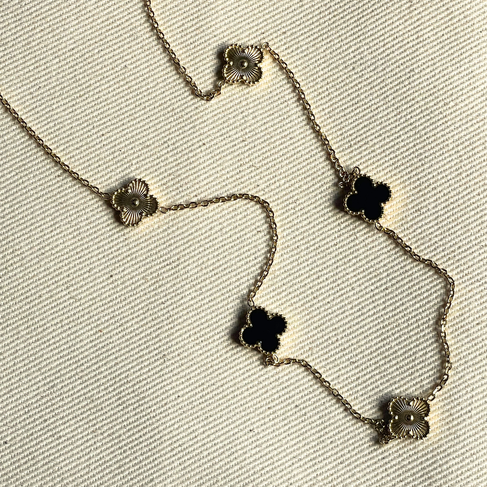 Collier ismeri noire
