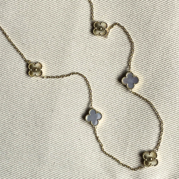 Collier ismeri ocre